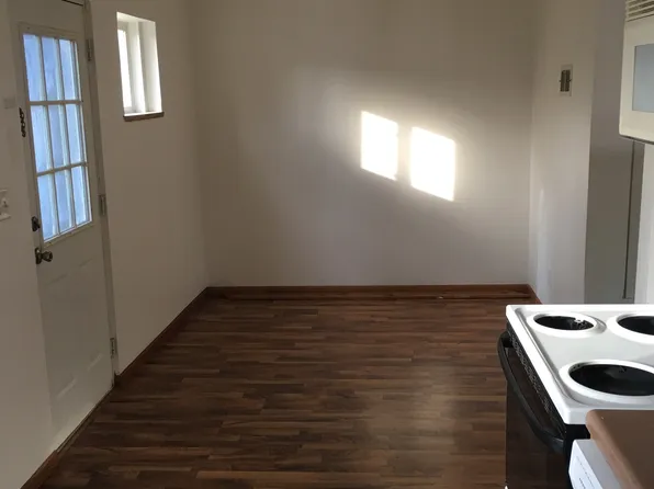 910 N Spring St, Beaver Dam, WI 53916