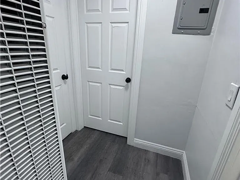 4050 Stevely Ave — Photo 24