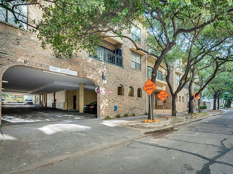 1908 San Antonio St #306 — Photo 1