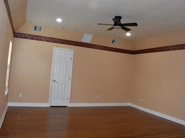 8535 Parkette Dr — Photo 24