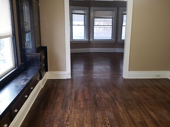 4th image of 2015 Wascana Ave