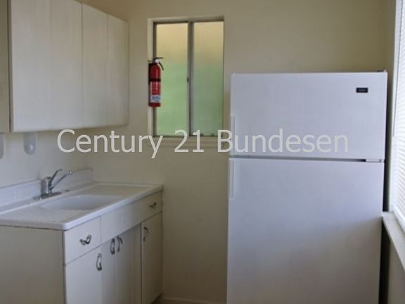 2nd image of 210 5th St APT C