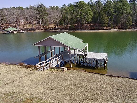 2nd image of 619 Point Lookout Rd