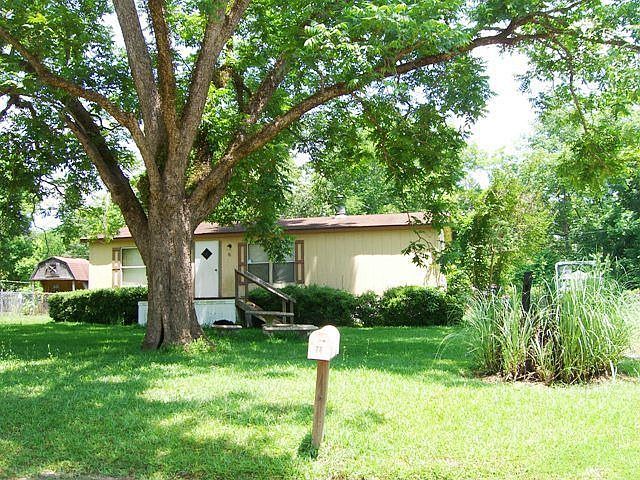 2nd image of 76 Suzanne Ln