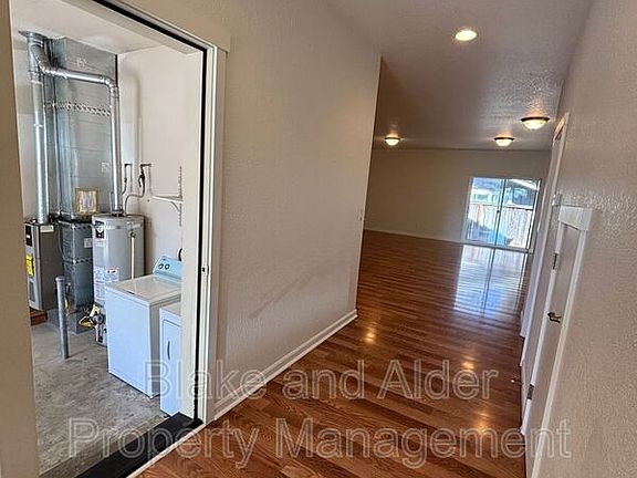 4th image of 345 Norway St NE