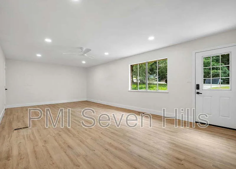 3 bed, 2.0 bath, 1540 sqft, $1,850 — Photo 3