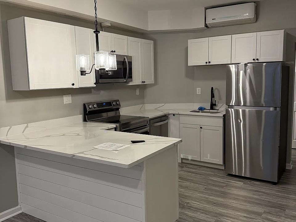 Newly renovated Kitchen with island high end appliances