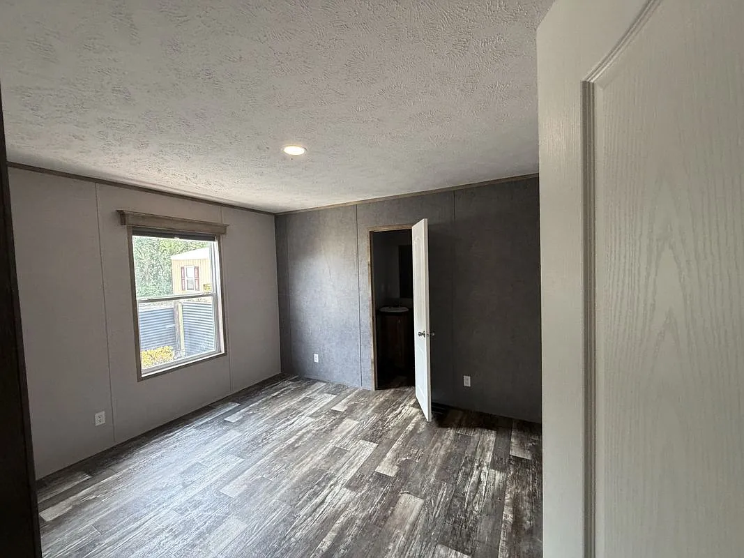 3 bed, 2.0 bath, 1147 sqft, $1,700 — Photo 4