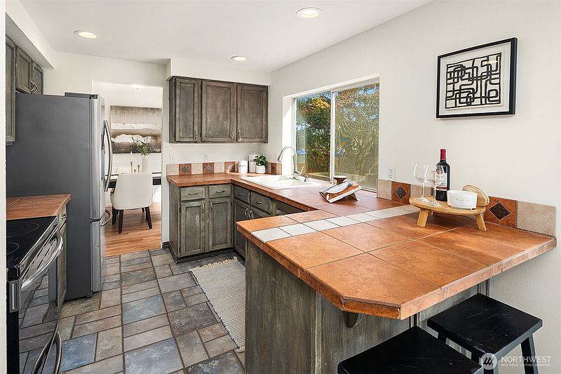 4th image of 22929 SE 282nd Street