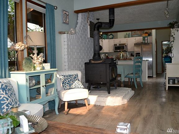 4th image of 51 N Blackberry Ave