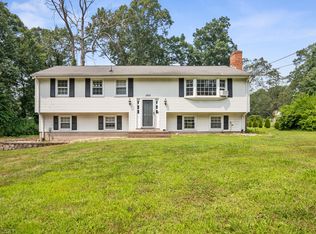 285 Redwood Rd, Manchester, CT 06040