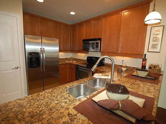 3rd image of 23301 Collina Way Unit 123