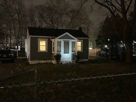 2nd image of 18 S Washington Ave