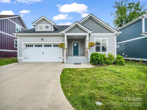 62 Leyland Cir, Hendersonville, NC 28792