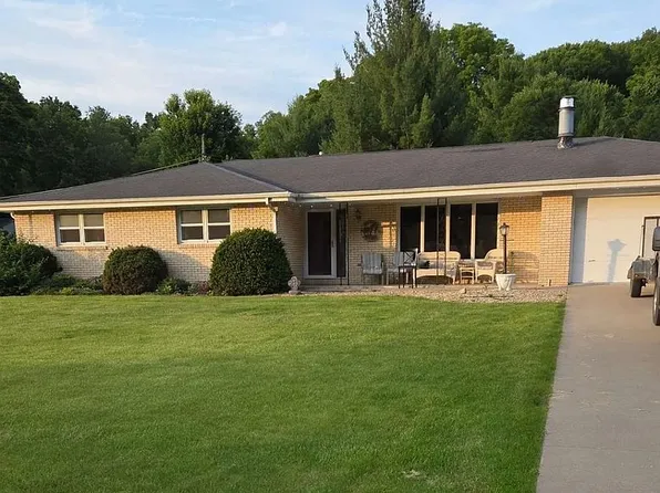 19420 Mud Lake Rd, Dubuque, IA 52001