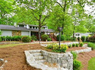 325 Skyridge Dr, Sandy Springs, GA