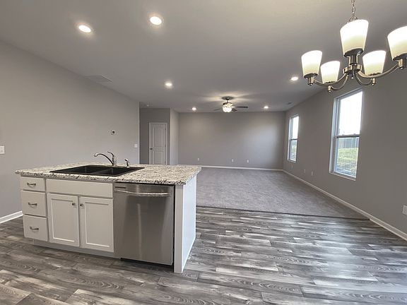 3rd image of 3599 Canal Square Dr