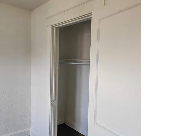 5th image of 123 N Lawn Ave #10