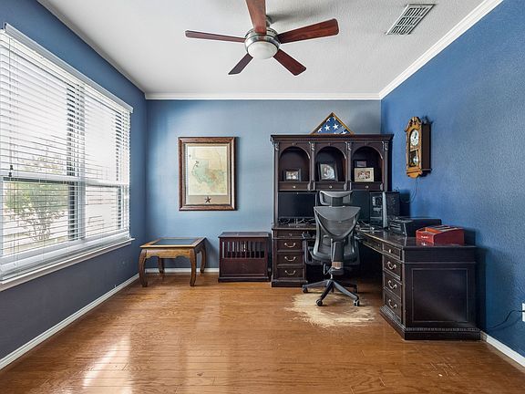 4th image of 1441 Amazon Dr