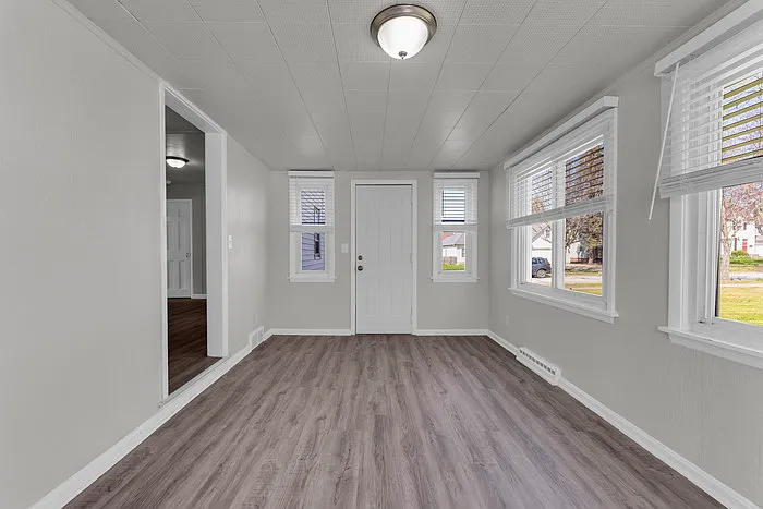 4 bed, 1.5 bath, 1886 sqft, $2,150 — Photo 4