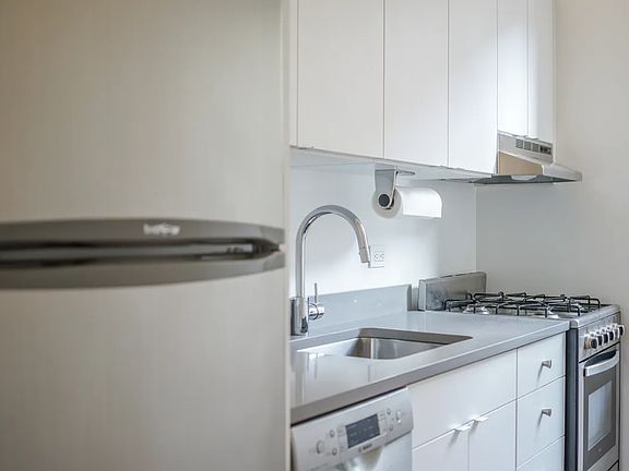 5th image of 199 Bleecker St APT 11