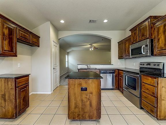 2nd image of 4724 Waterford Dr