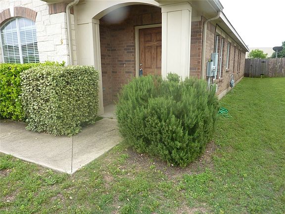 2nd image of 1409 Rainbow Parke Dr