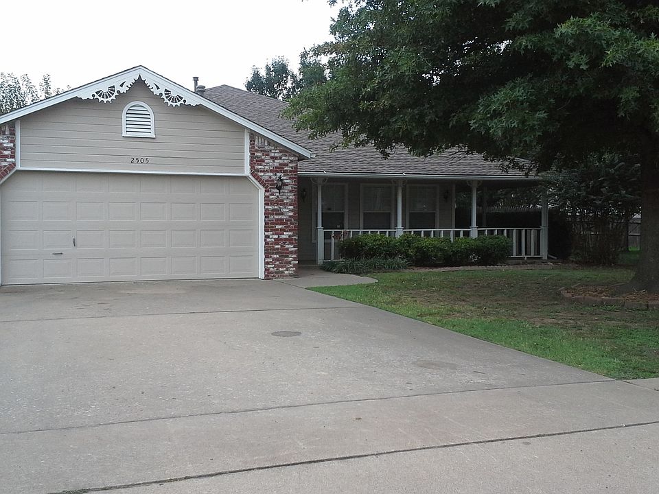 1st image of 2505 Westwood Dr