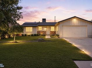 2804 Pomona St, Bakersfield, CA 93305