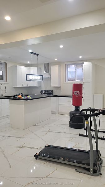 Toronto House for rent - 4 Bedrooms — photo 13