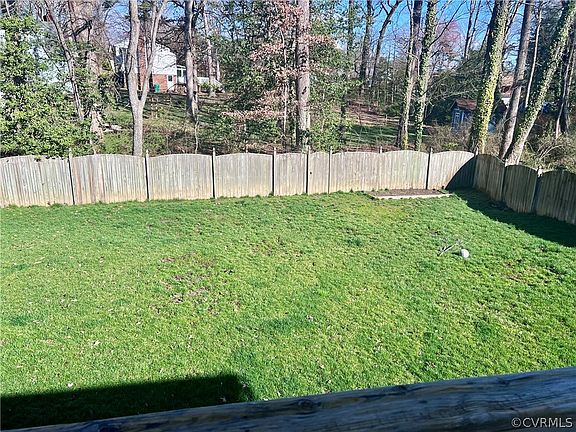 3rd image of 3816 Redstone Dr