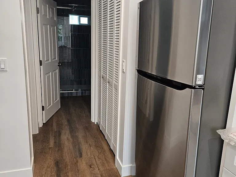 15535 Otsego St — Photo 6