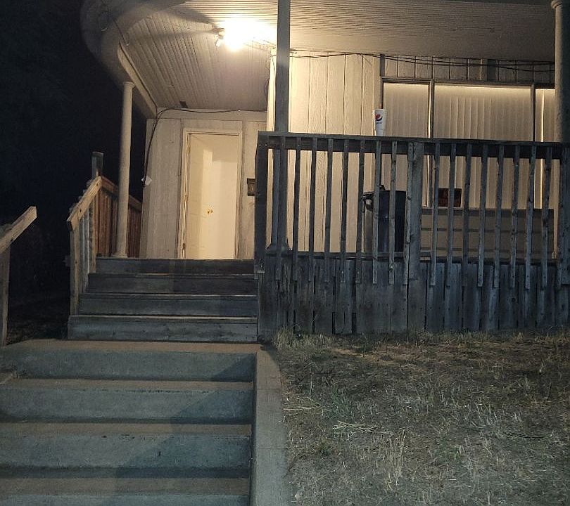 1st image of 624 S Main St