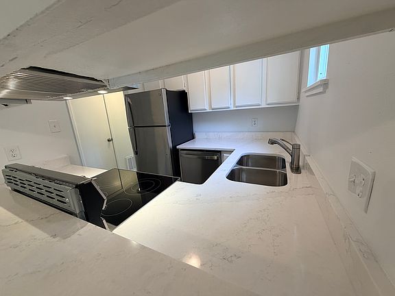 3rd image of 3619 W Markham St APT 1