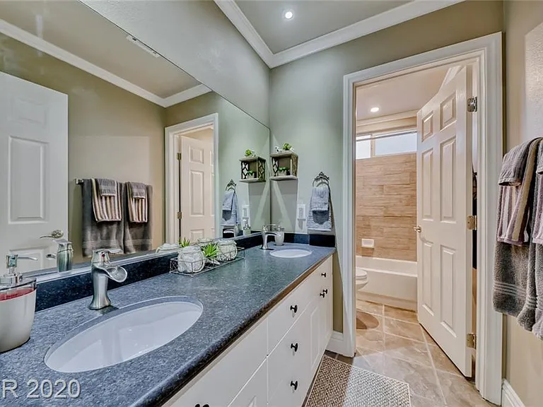 2535 Holman Cir — Photo 6
