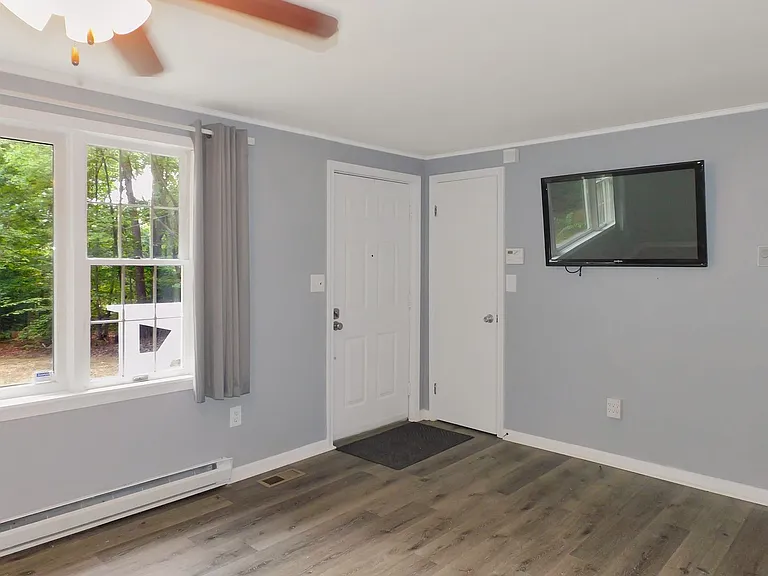 4225 Robinson Rd — Photo 10