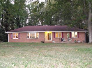 5871 White Oak Rd, Sandston, VA 23150