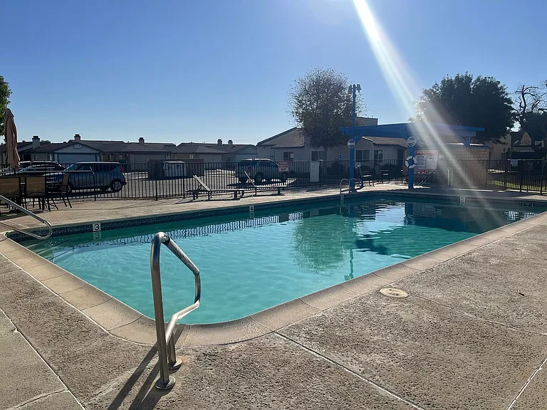 29250 Murrieta Rd — Photo 2
