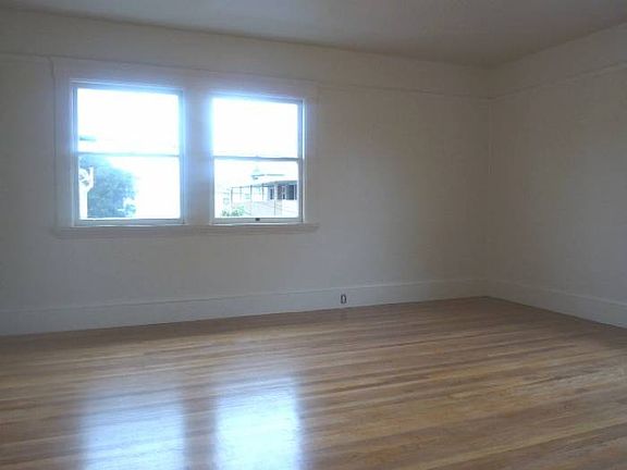 Living Room (other view)