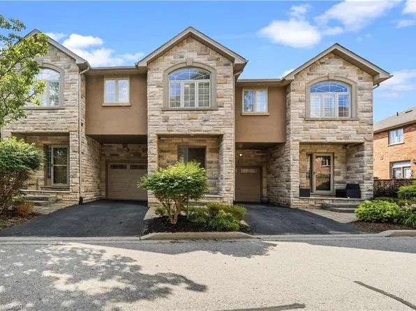 2282 Orchard Rd #24, Burlington, ON L7L 0B5