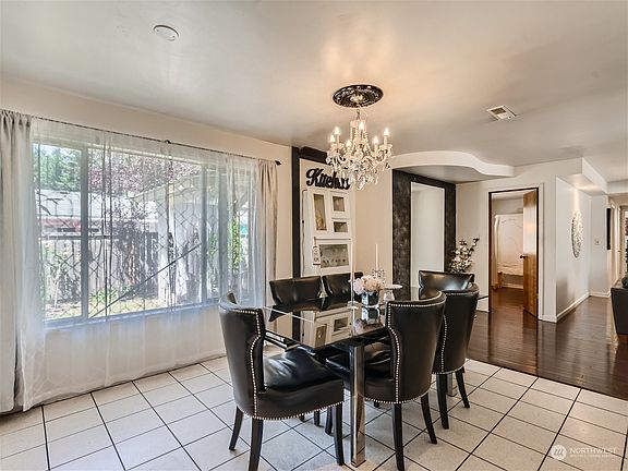 5th image of 19434 SE 267th Street