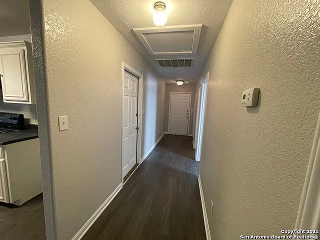 3 bed, 2.0 bath, 1233 sqft, $1,395 — Photo 3