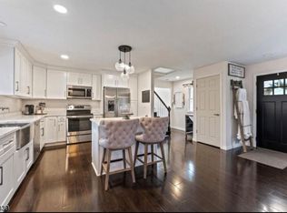 291 Turkey Hill Rd, Bloomsbury, NJ 08804