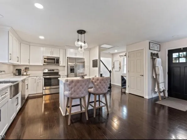 291 Turkey Hill Rd, Bloomsbury, NJ 08804