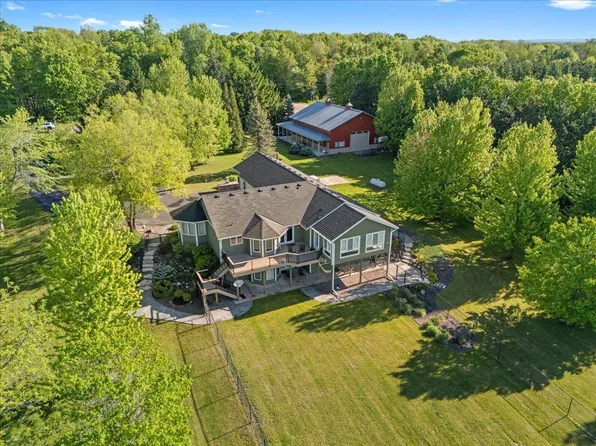 16113 272nd St, Lindstrom, MN 55045
