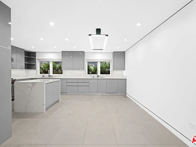 1211 S Sherbourne Dr #2 — Photo 5