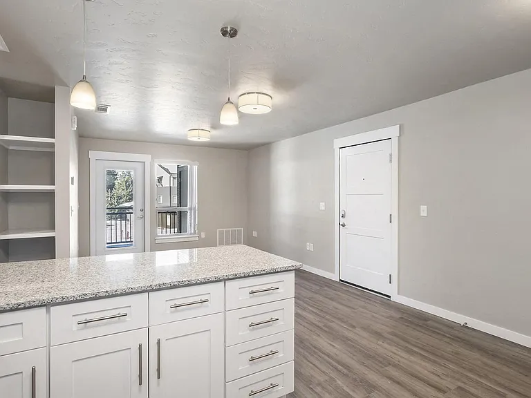 Stillwater Crossing Apartments — Photo 43