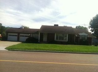 69 Glenn Dr, Lawrenceburg, IN 47025
