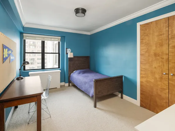 200 East 74th Street image 11 of 12