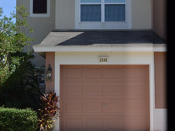 2nd image of 2540 Glenrise Pl